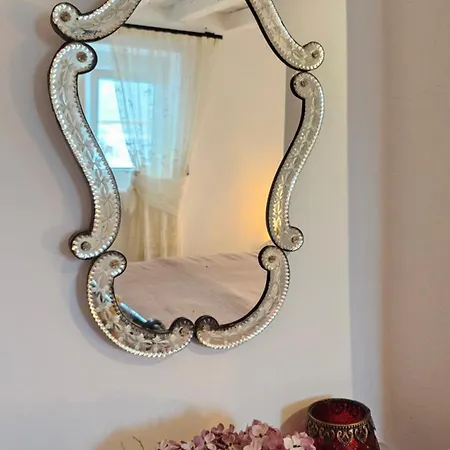 Milobsidian House Zefiría