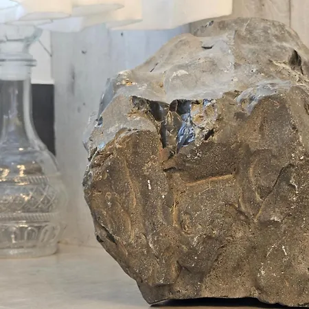 Milobsidian House Zefiría