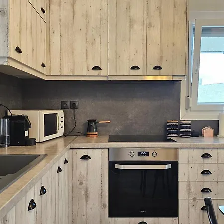 Milobsidian House * Zefiría