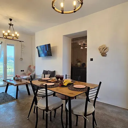 Apartamento Milobsidian House