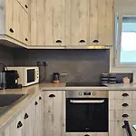 Milobsidian House * Zefiría