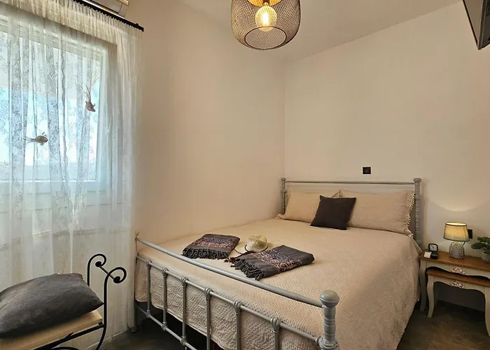 Milobsidian House * Zefiría